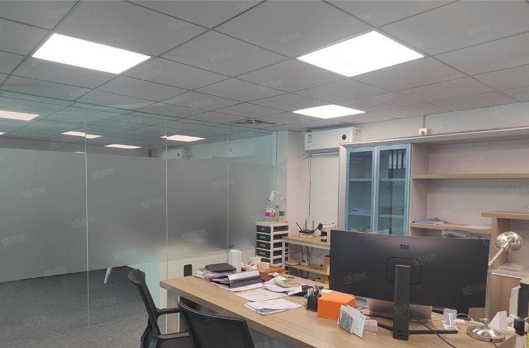 万江新空原房东独院一楼高7米带装修厂房仓库出租，可进拖头车