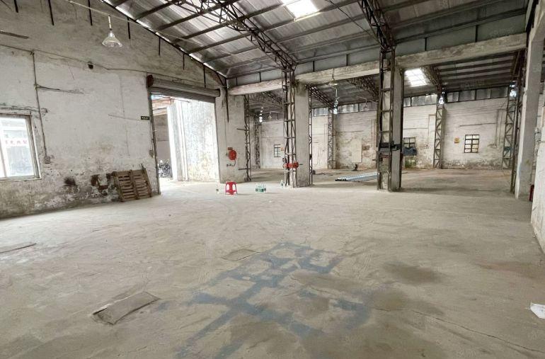 万江新村原房东1300平方独院厂房出租无公摊水电现成有院子