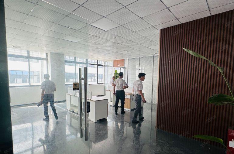 万江工业园厂房出租 1600平，证件齐全，有现成办公室装修