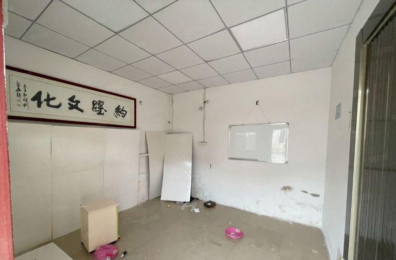 万江新村原房东1200平方独院厂房出租无公摊水电现成有院子