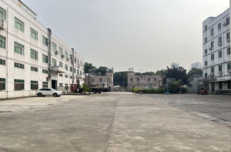 万江新出标准独院厂房出租。空地大带航车。适合五金电子仓库等行