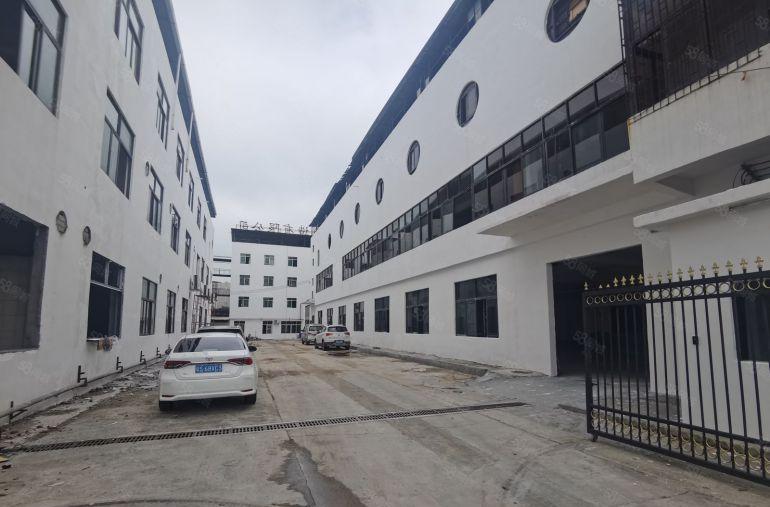 城区万江1300平方 独门独院 厂房出租 带注塑环评 空地大