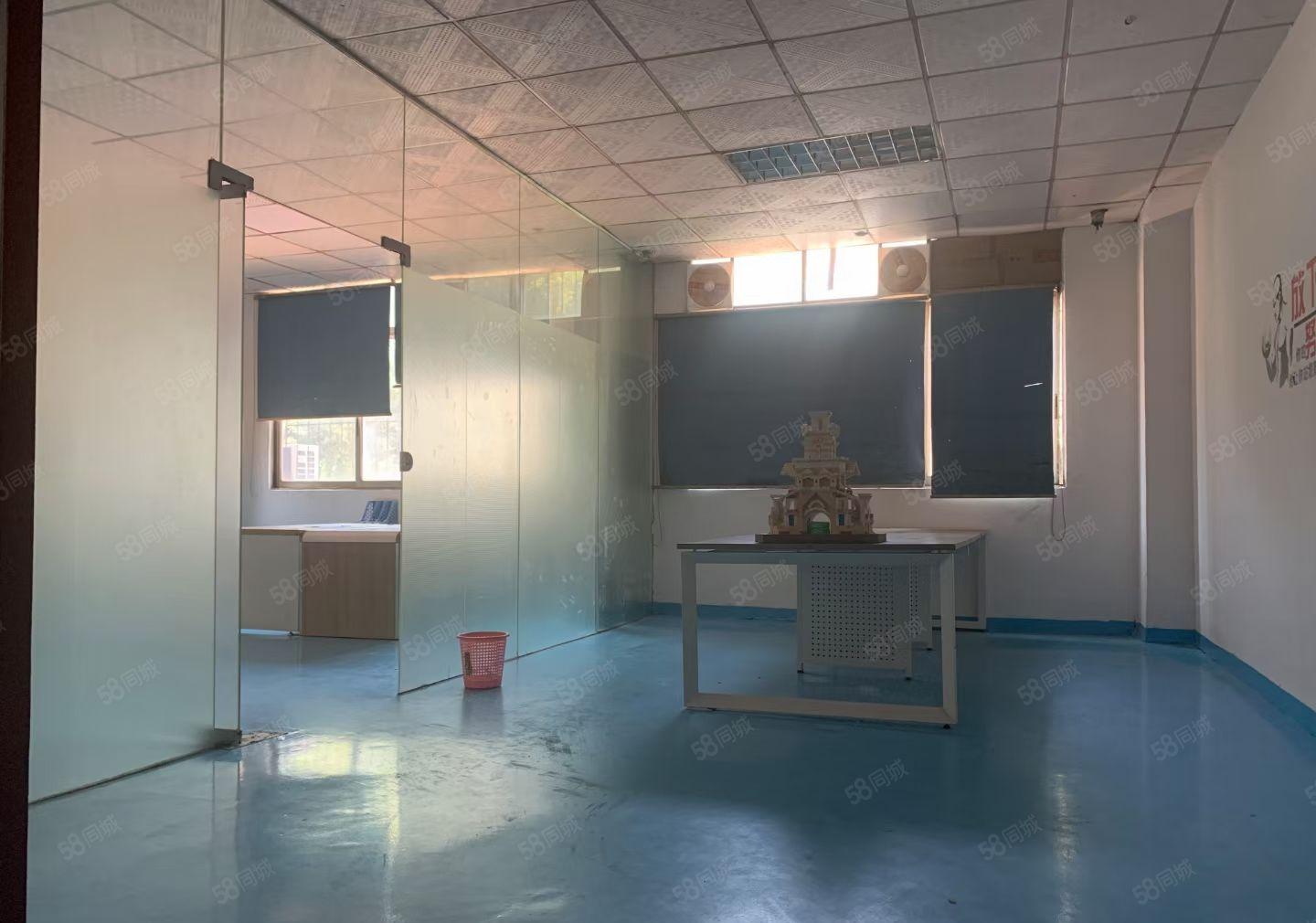 樟木头原房东2楼厂房出租238平，带地坪漆装修刚空出