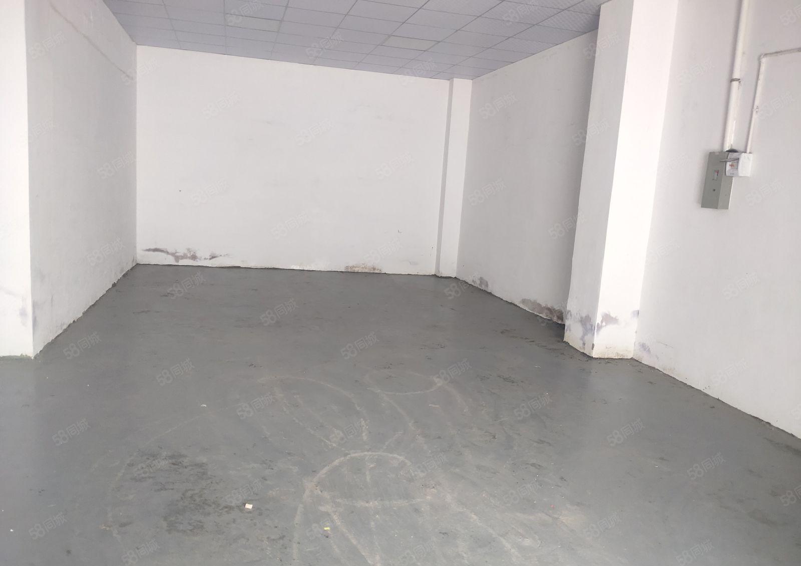 樟木头新出(小独院)厂房800平方，有现成办公室，进出车方便