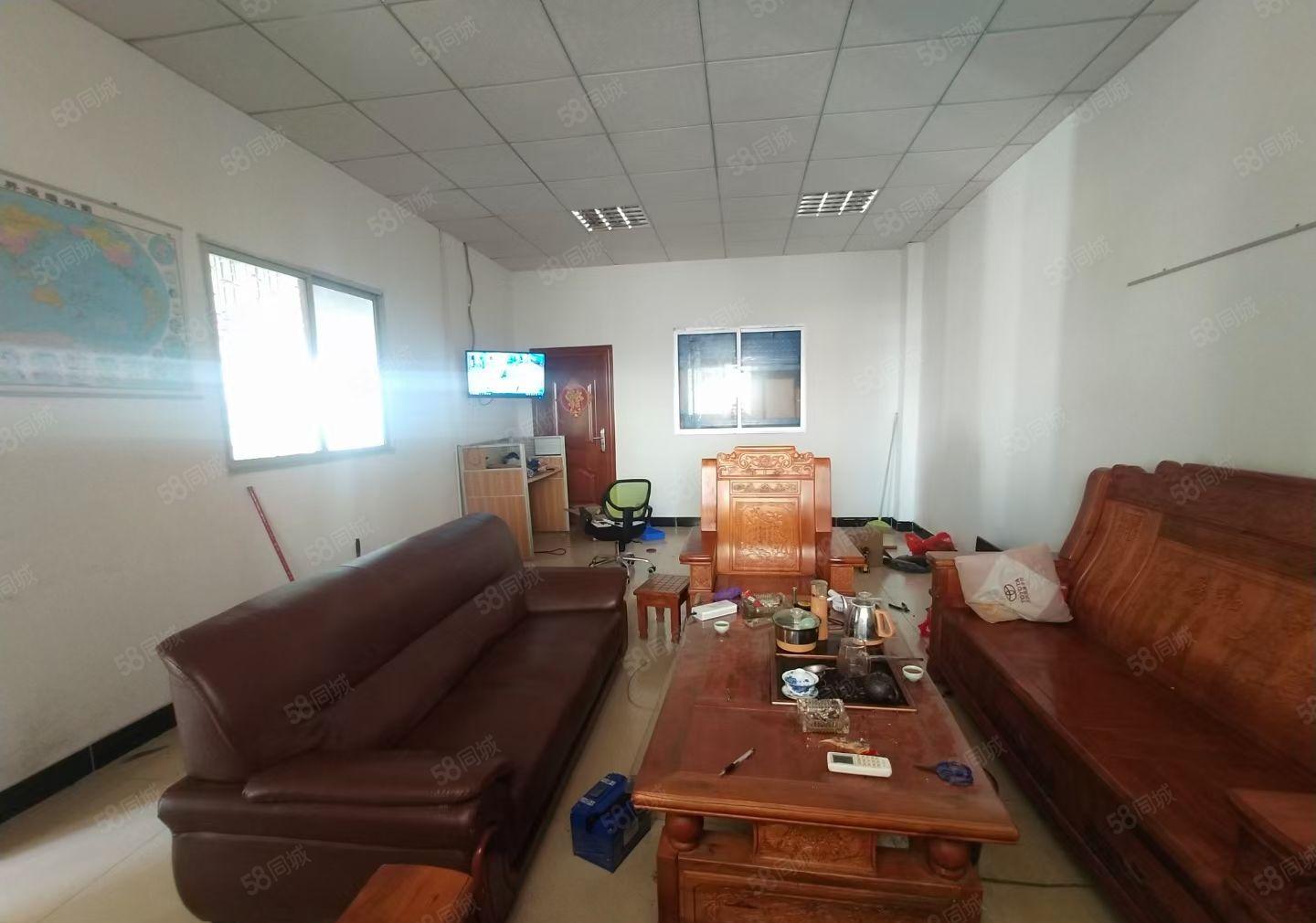 10元，特价10元樟木头原房东2楼厂房出租220平带装修地坪