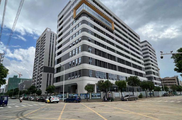 大朗原房东10万平厂房出租，大小可以任意分租，价格实惠