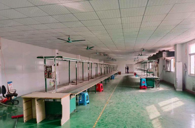 大朗洋乌主干道旁楼上1000平厂房出租 3吨货梯现成办公室