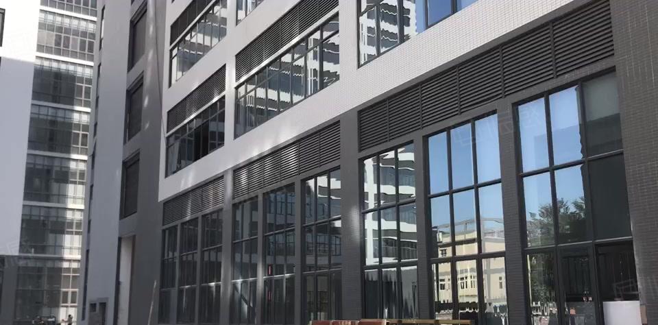 新出特价大朗工业园区厂房出租一层1300方，配大货梯可办环评