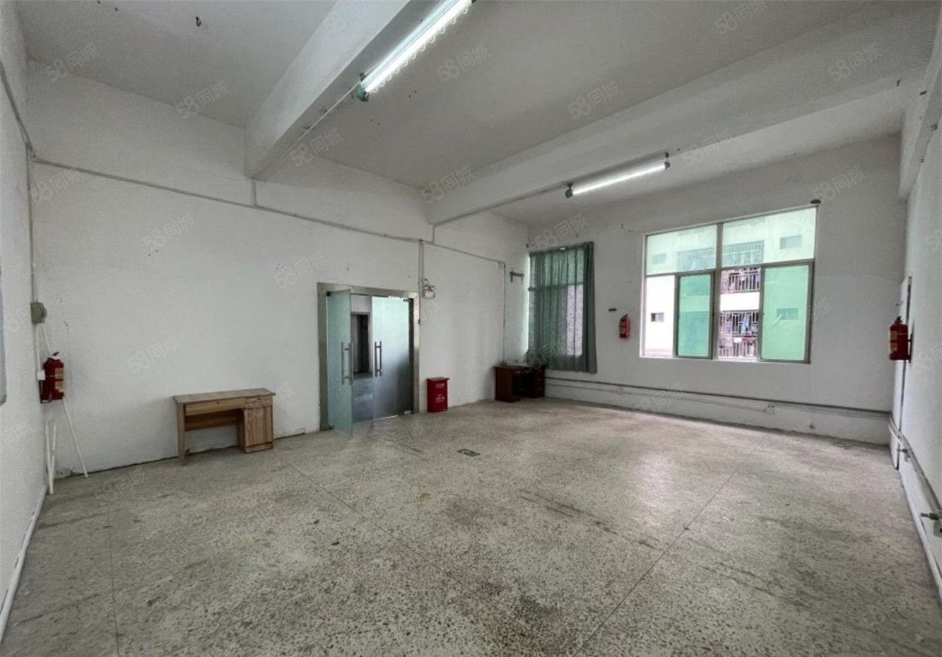 大朗厂房出租5楼280方，简装修适合多种小型加工厂，交通便利