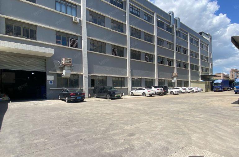 原房东楼上分租一整层2300平方，精装修，实际面积出租