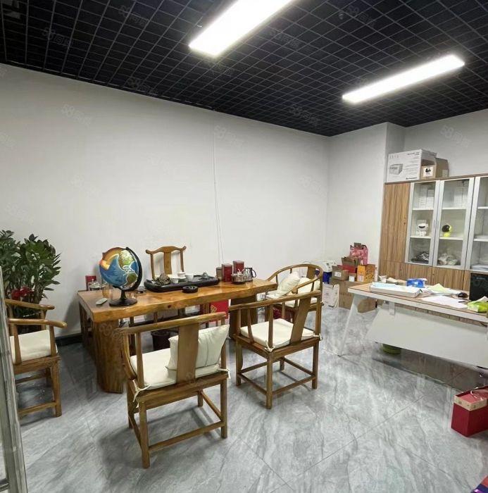 大朗高薪科技园新出二楼3250平精装修厂房水电齐全无需转让费