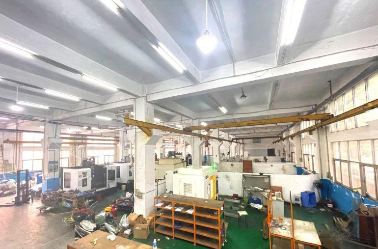 东莞大朗一楼500平至1380平6.5米高现成行车使用