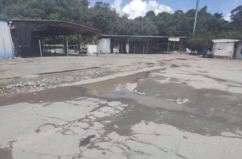 大朗镇原房东独门独院铁皮空地，主干道边上周边无居民，急租5元