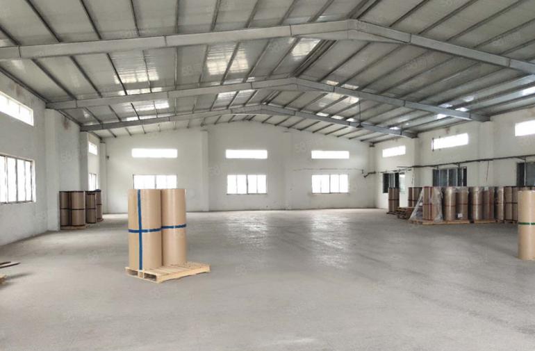 大朗新空单一层钢构厂房出租，800平实际面积空地大原房东