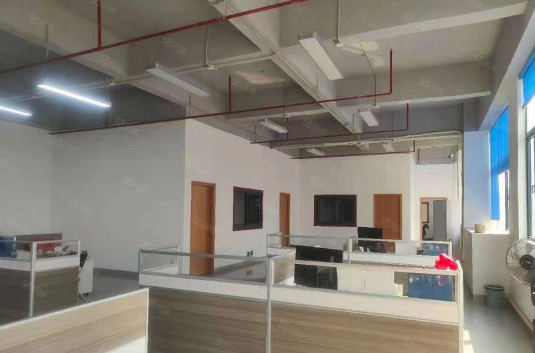 松木山原房东高新厂房出租，带全新现成办公室，适合电子电商贸易