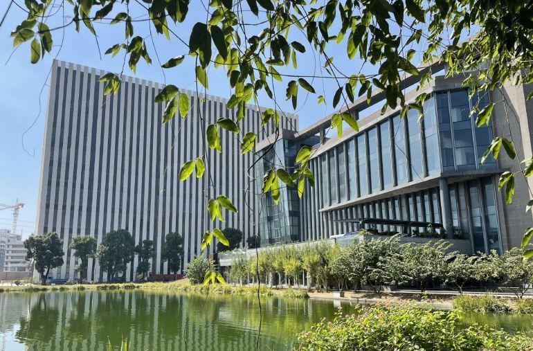 大朗富民工业城85000平方全新重工业厂房出租（可分租）