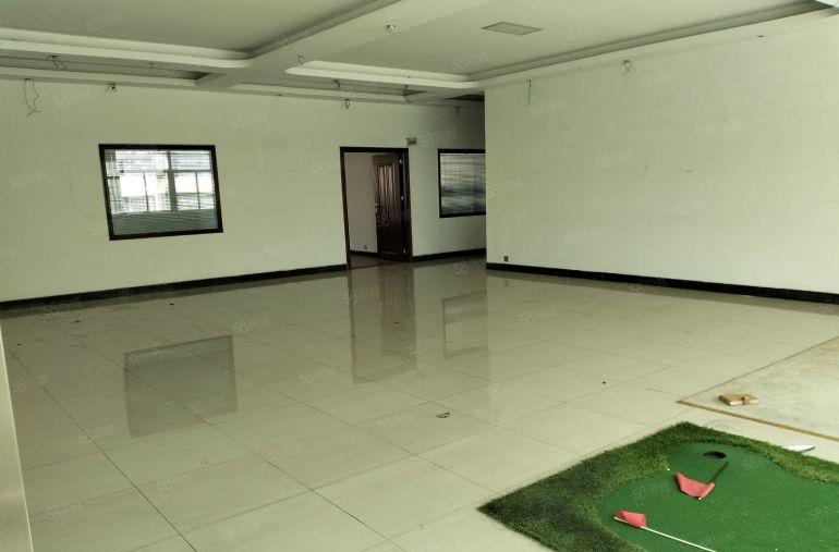 大朗富民路旁独院4500平方现成办公室地坪漆低价厂房出租