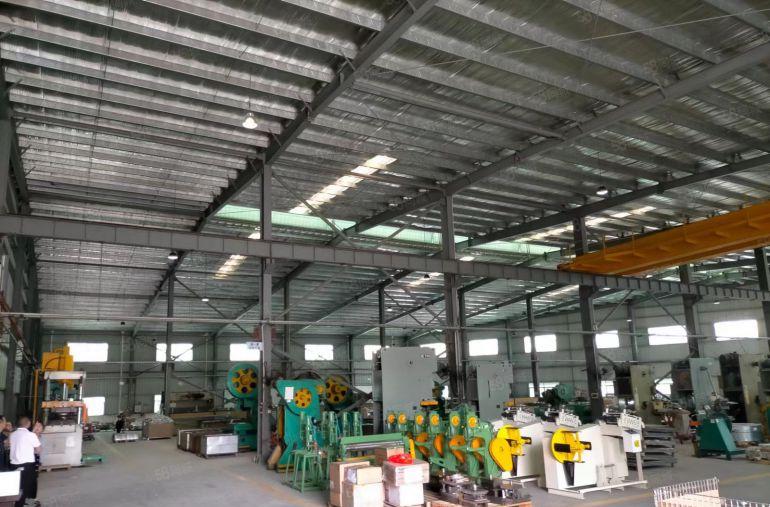 大朗镇红本厂房出租，单层2100平，精装修可办环评，带行车