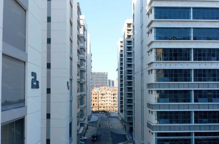 全新5400方实际面积单层130米产线开发商直租