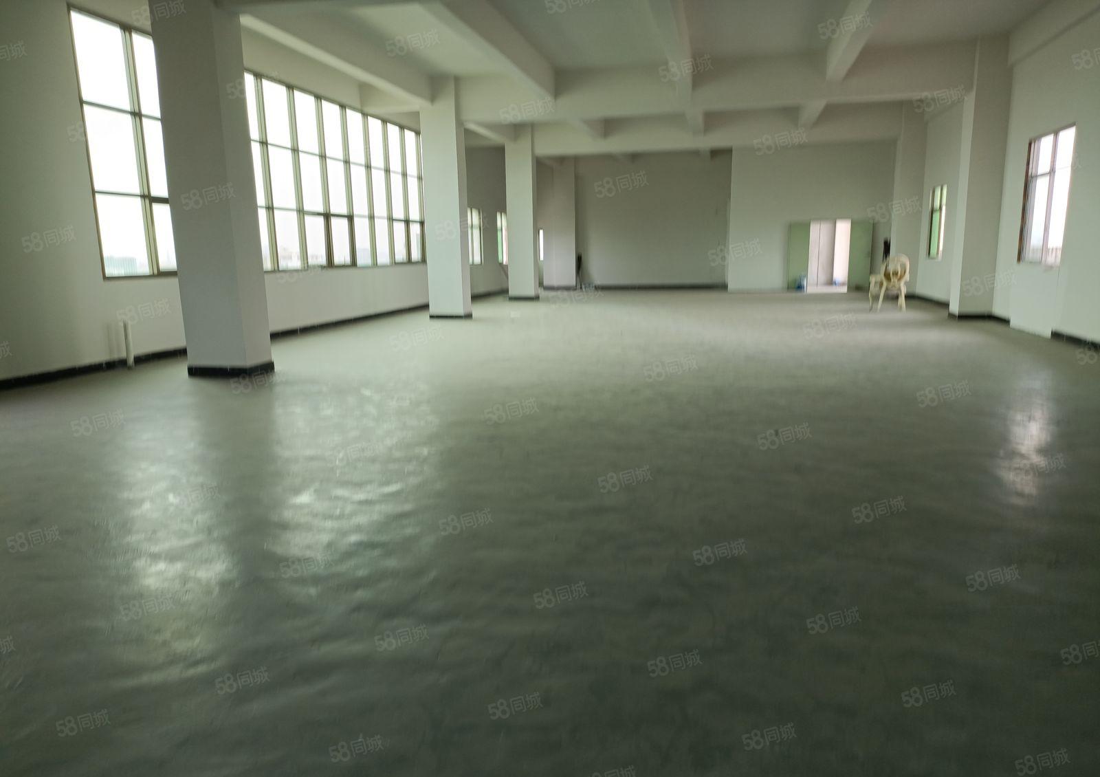 单层实际面积2000平精装修。