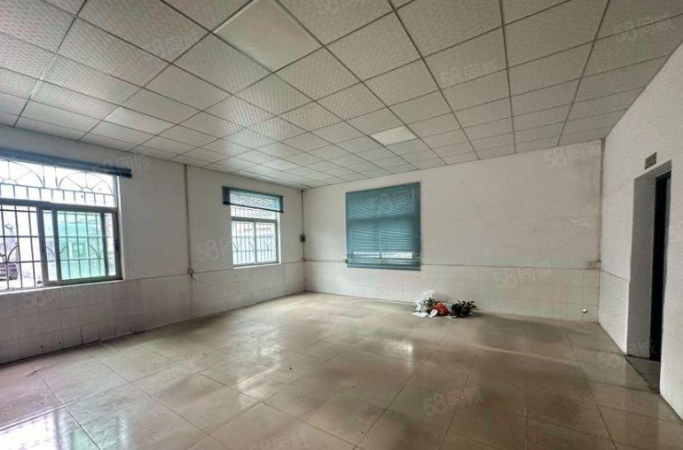 大朗本地房东小独院单一层厂房出租，独栋办公楼，空地大近高速口