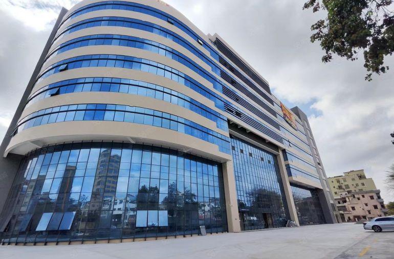 大朗镇富民工业城厂房出租，非常适合做设备cnc，智能设备组装