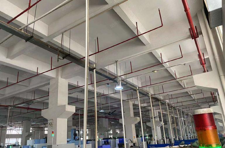 大朗靠松山湖一楼二楼3400平厂房出租 一楼牛角高7米