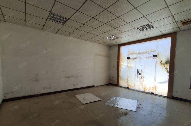 大朗富民工业城新空出精装一楼620平，滴水6米，水电齐全