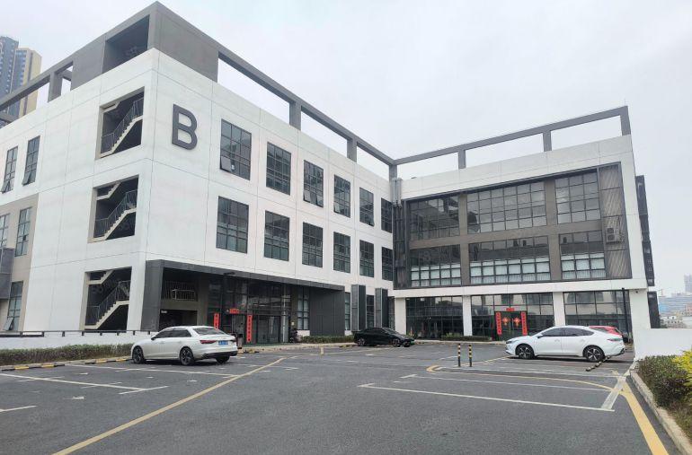 大朗原房东一二楼各2000平精装修厂房仓库，大小分租水电齐全