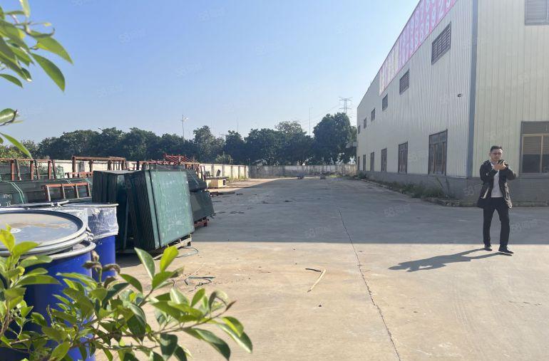 大朗新出原房东独院单一层，空地非常大。滴水十米带四部五吨航车