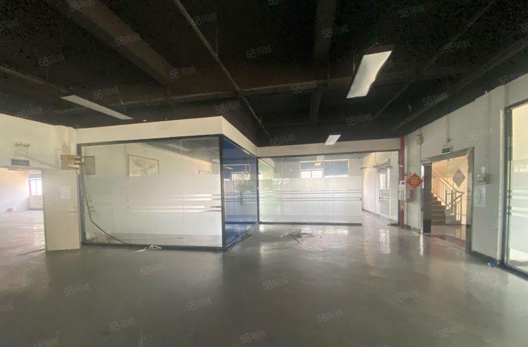 原房东楼上分租一整层2300平方，精装修，实际面积出租