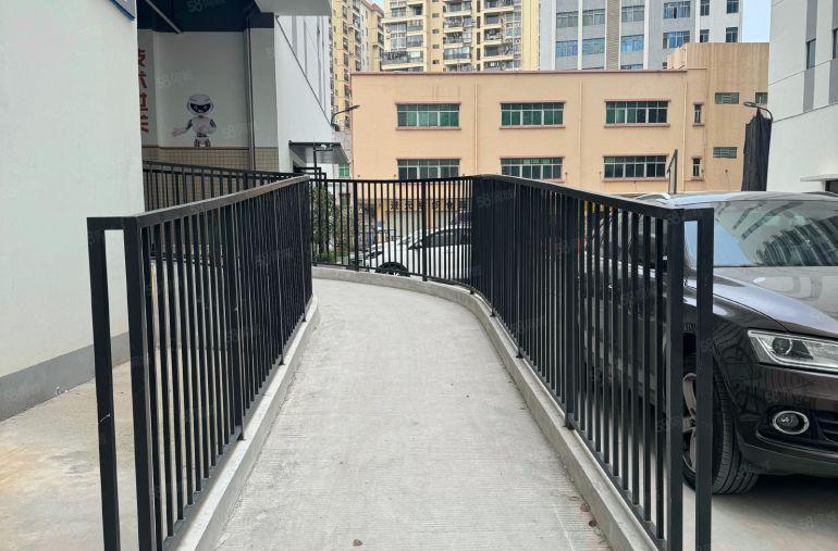 全新实际面积13块水电不加收开发商直租