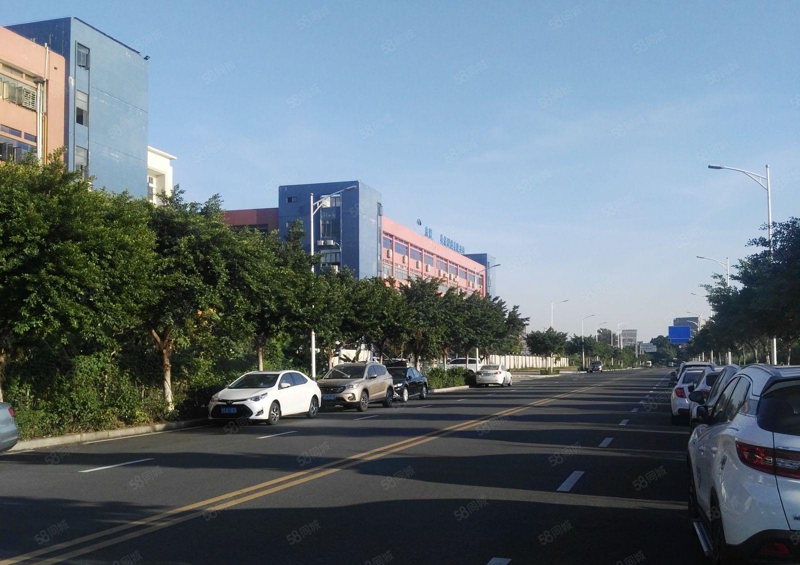 松山湖高新开发区九成新独院110000方工业厂房出租！