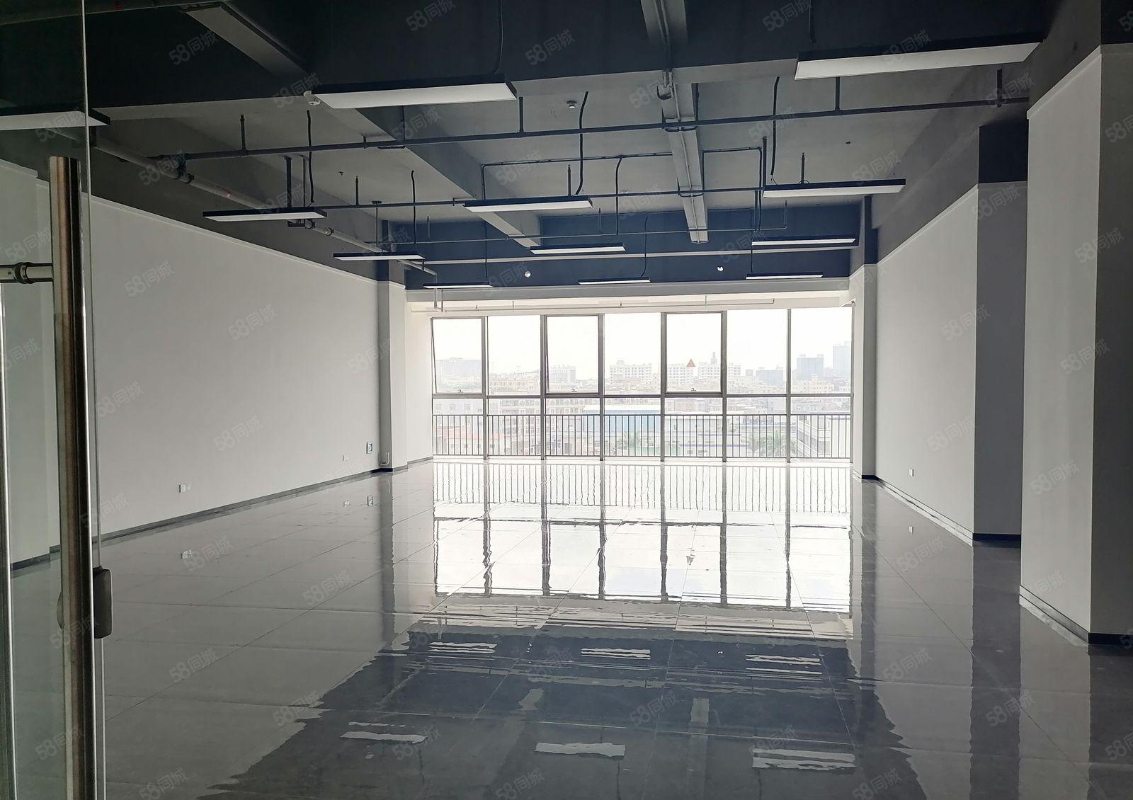 松山湖全新综合楼招商，可以申请高新补贴，靠近深圳，交通便利。