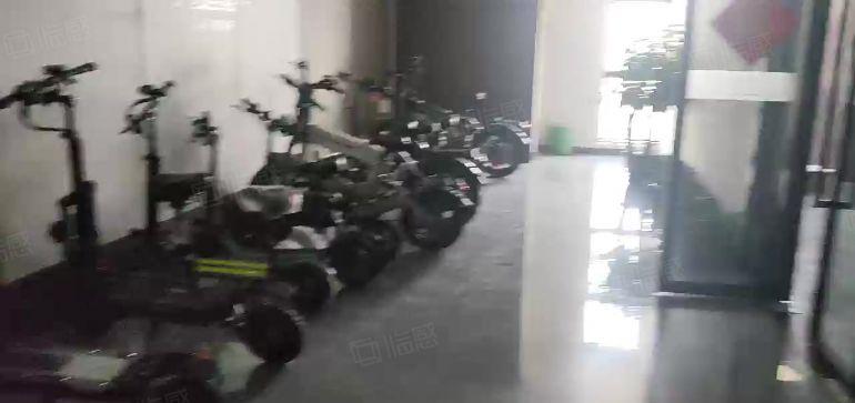 松山湖开发商园区楼上分租，现成装修水电齐全，层高6米特价急租