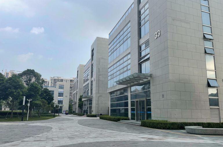 东莞松山湖华为旁一楼和楼上厂房仓库低价出租两百至两千平9元起