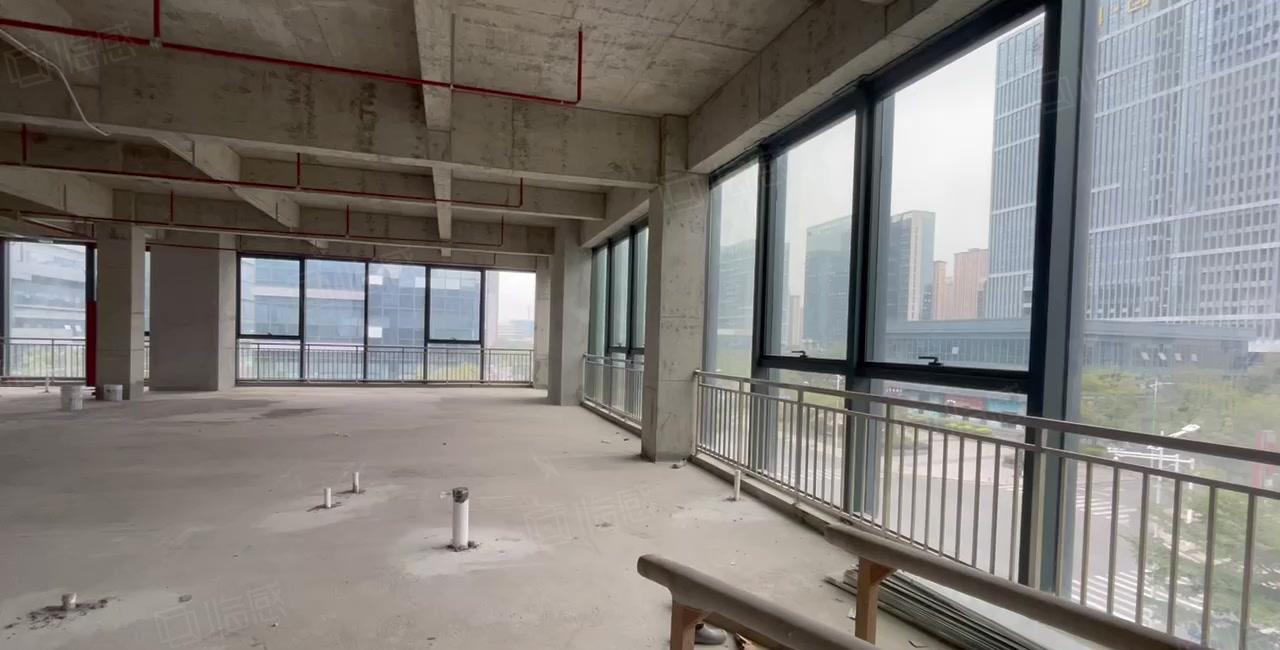 松山湖研发生产办公楼 承重一吨 大货梯 9成使用率 免租1年