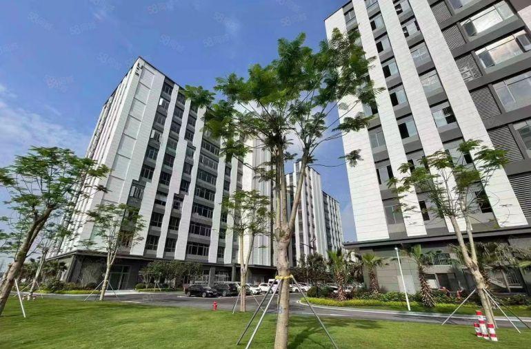 松山湖华为旁大型产业园区一楼全新厂房2000方招租，位置好