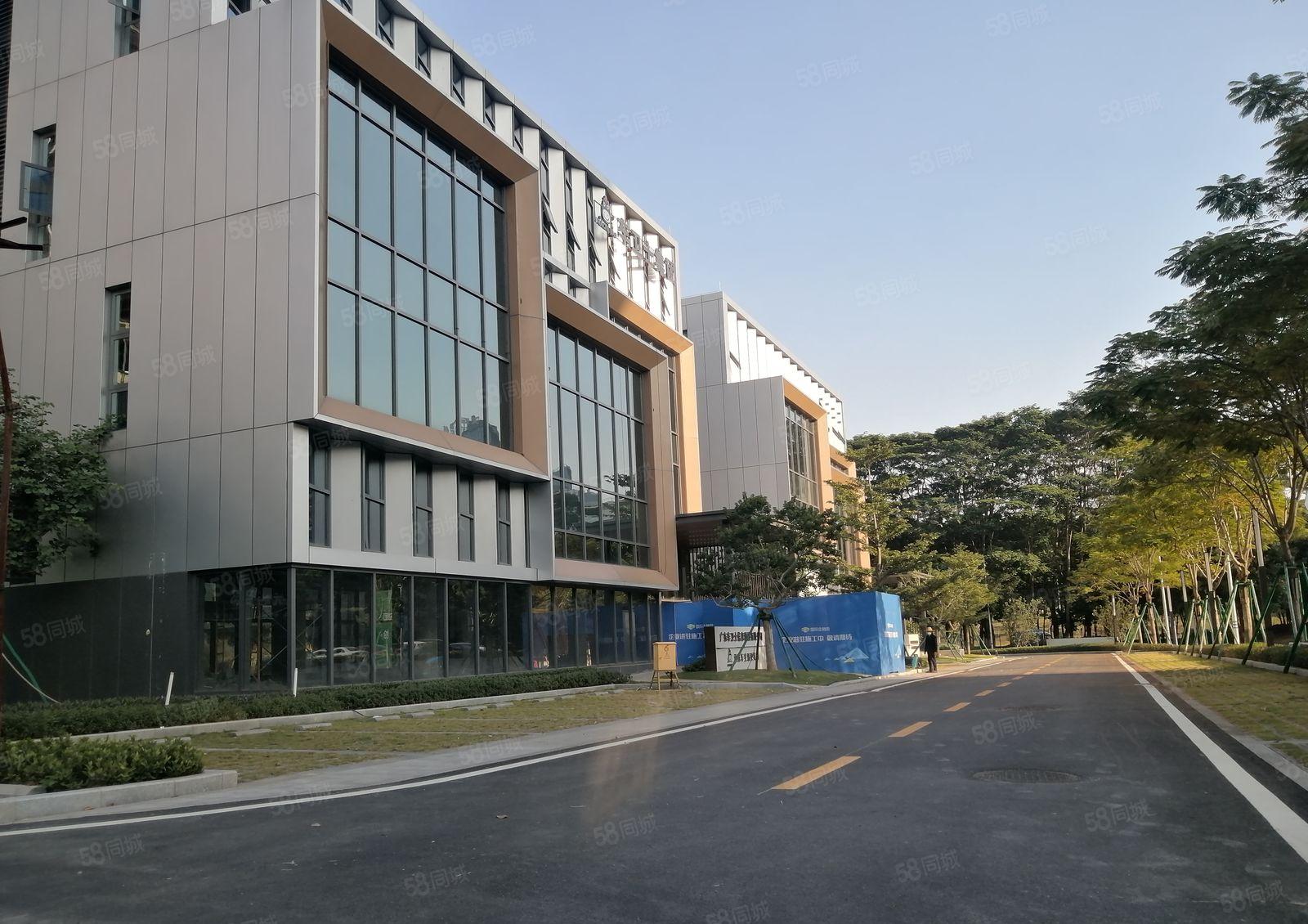 松山湖中心区域高端工业厂房带豪华装修15万方出租，可分租！