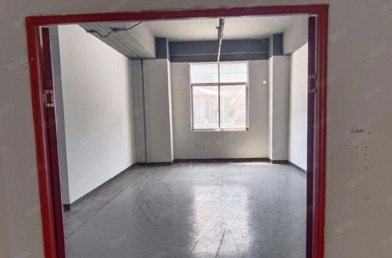 整层带装修，带办公室，原房东物业，价格低至12块一平