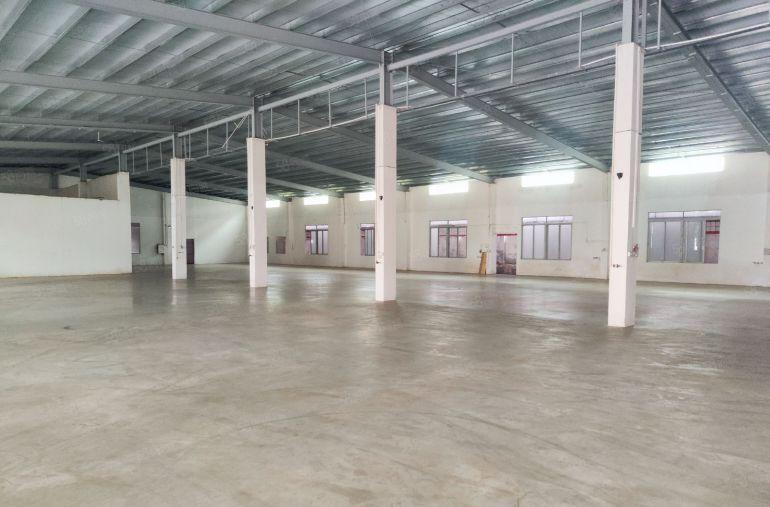 黄江镇原房东独院厂房出租超大空地全新地坪漆玻璃办公室。