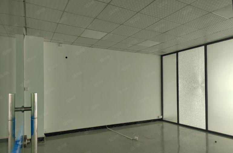 黄江镇高速出口附近 原房东标准独院8000平厂房出租 带装修