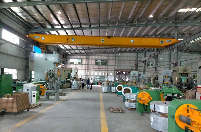 黄江靠近大朗原房东一楼2100平房，高度9.5米，水电齐全