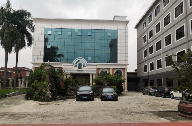 黄江新出标准一楼2500平米空地大带办公室装修