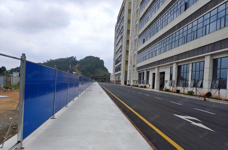 黄江高速出口旁全新红本5000平一楼8米高可分租好办环评