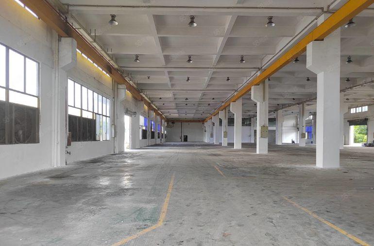 黄江梅塘靠近光明新出带牛角一楼3000平低价出租  7米高