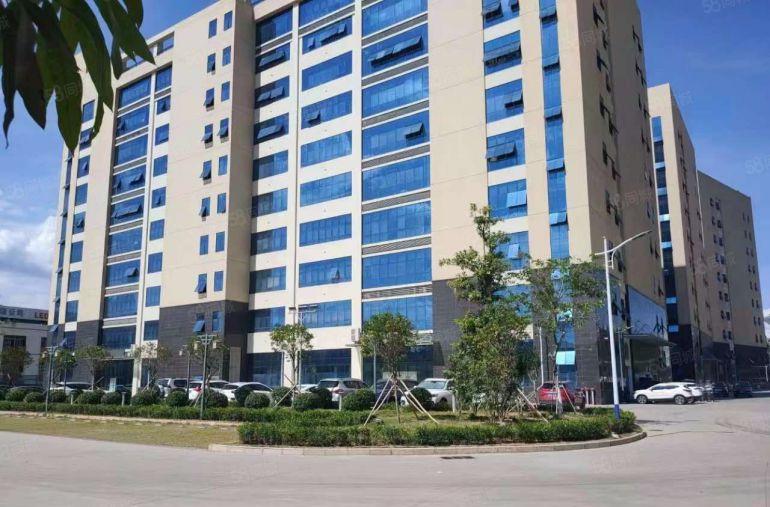 黄江田心靠公明新出原房东楼上3000平厂房仓库出租，现成装修