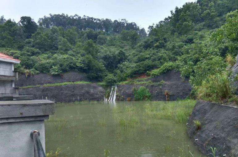 带鱼塘的独栋大别墅，有红本，原房东物业，行业不限可签年限长