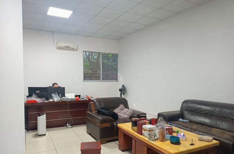 黄江镇梅塘小独院，钢构1800平，实际面积高度9米，形象好