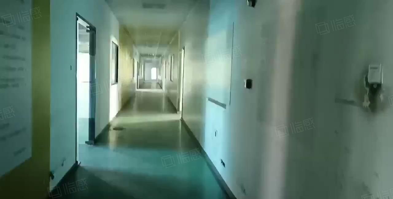 黄江工业区厂房出租3楼2400平方，地坪漆简装修，不限制行业